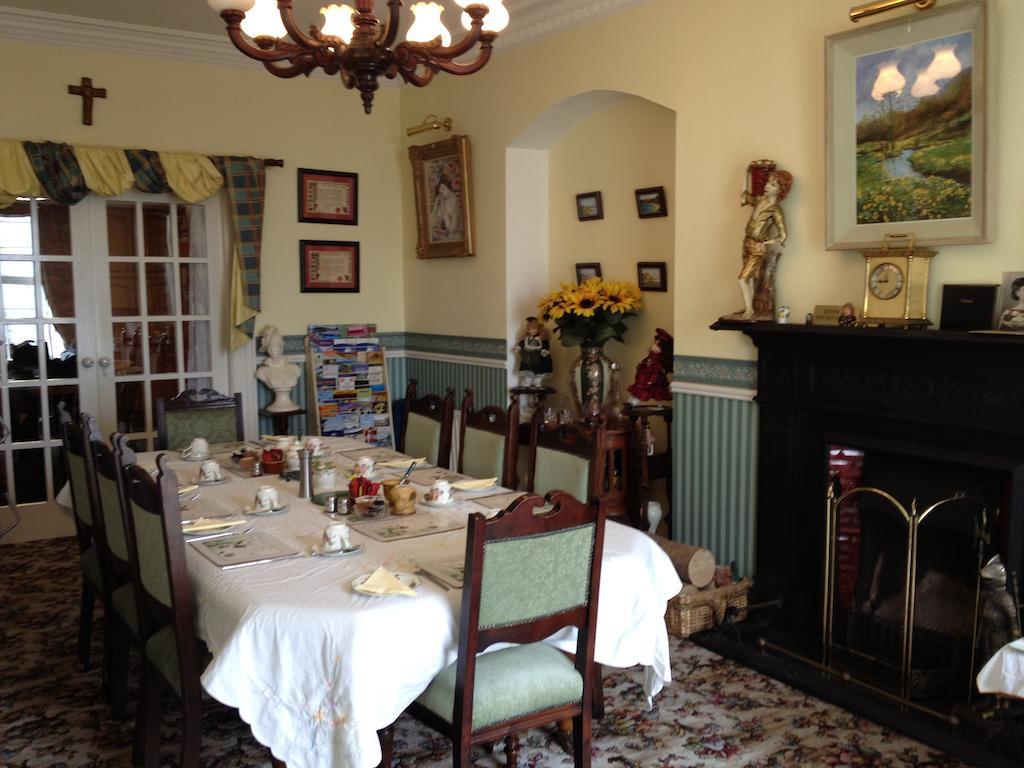 Admiralty House Bed & Breakfast Moville Exterior photo